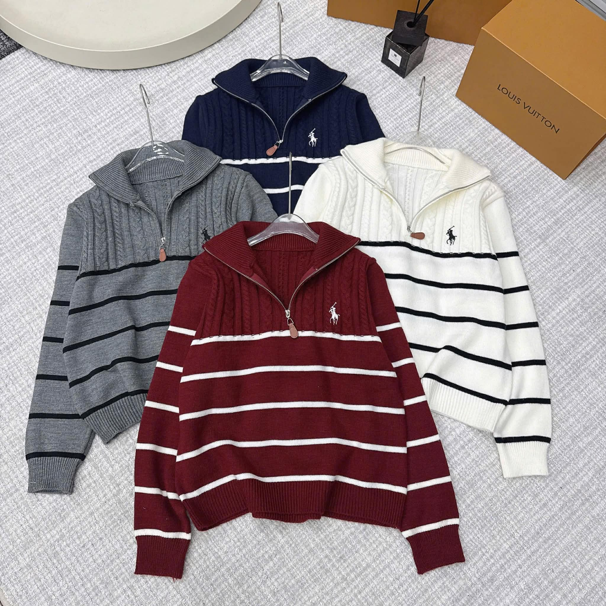  Len kẻ cổ khóa thêu ngựa C113 