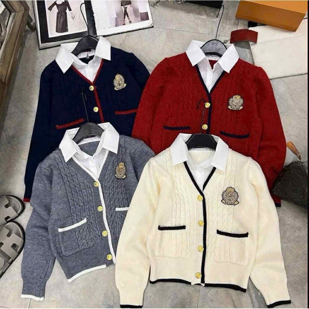  Len huy hiệu phối cổ sơ mi C100 