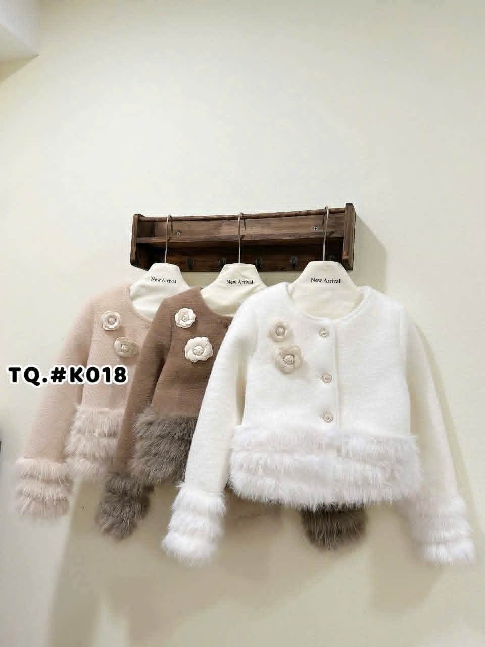  Áo dạ viền lông tag hoa C209 