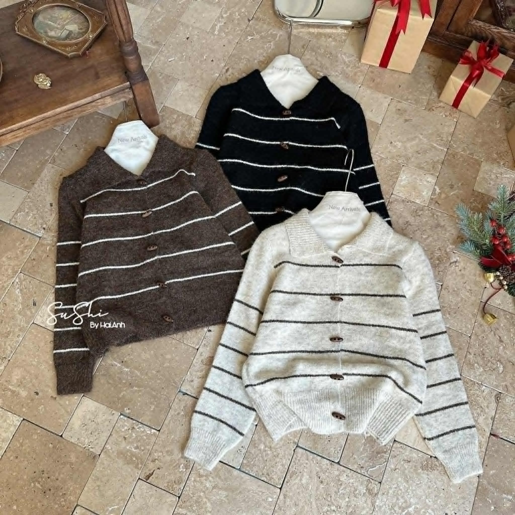  Len kẻ cổ bẻ cúc gỗ C44 