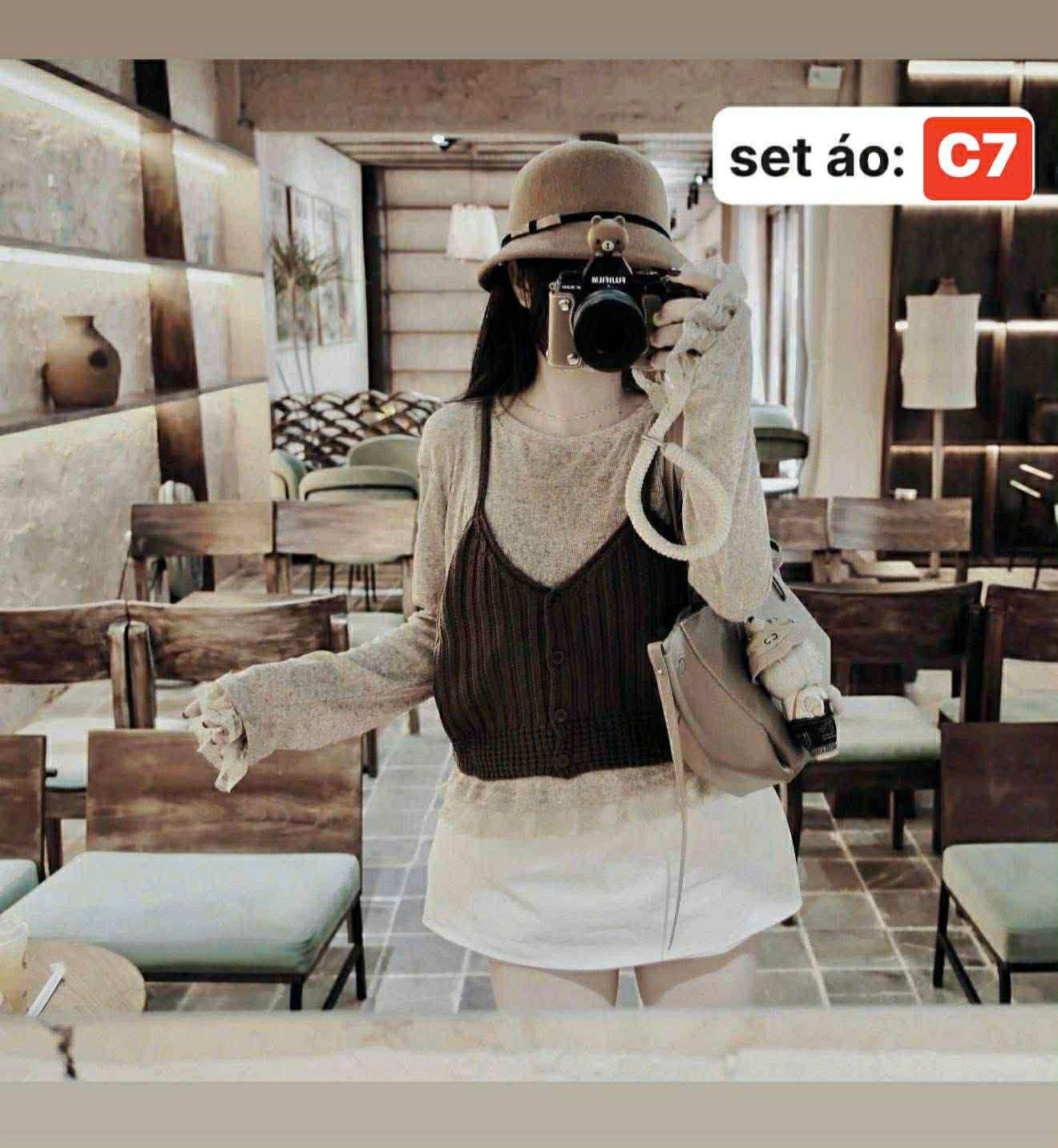  set 2 áo yếm nâu C7 