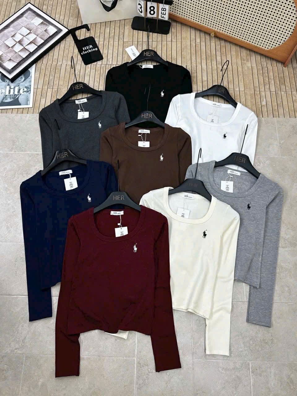  áo cổ u thêu ngựa E57 