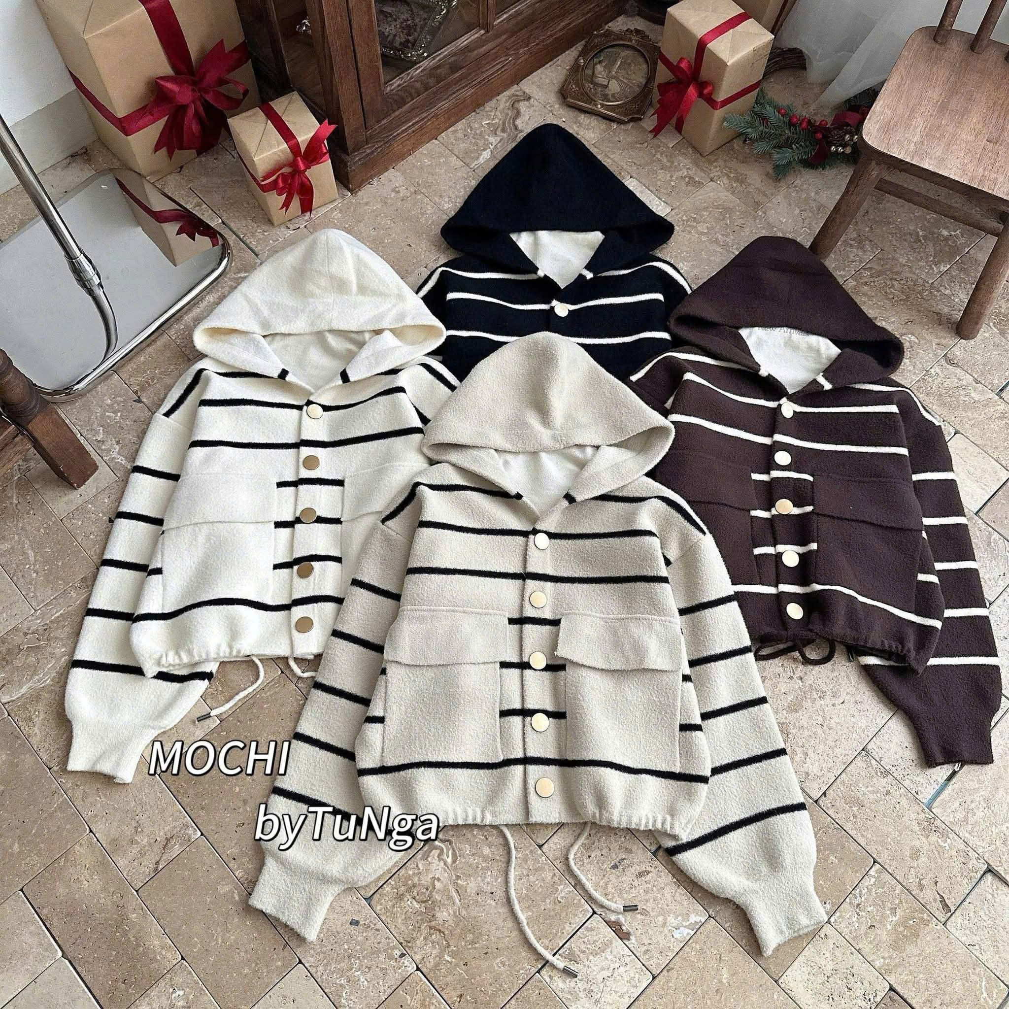  Áo len ép kẻ mũ C156 