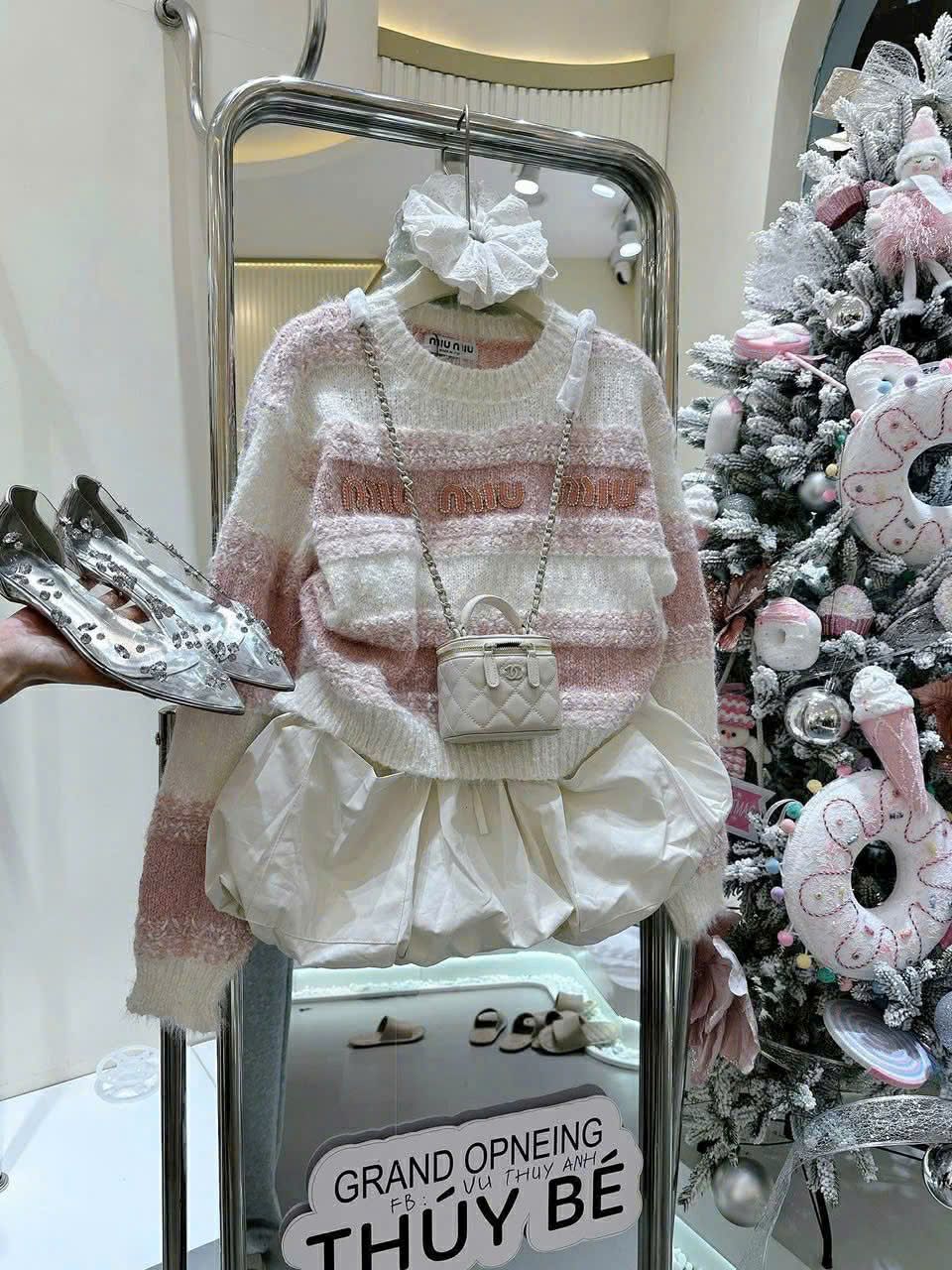  Len miu hồng cổ tròn A53 