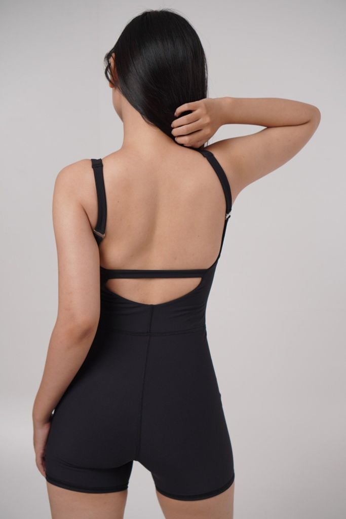 Jumpsuit Đùi Gym Yoga Nữ UNIQ Khoét Lưng Khuy Trang Trí