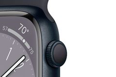 Apple Watch Series 8 LTE 45mm Viền Nhôm Dây Cao Su | Chính Hãng Apple Việt Nam