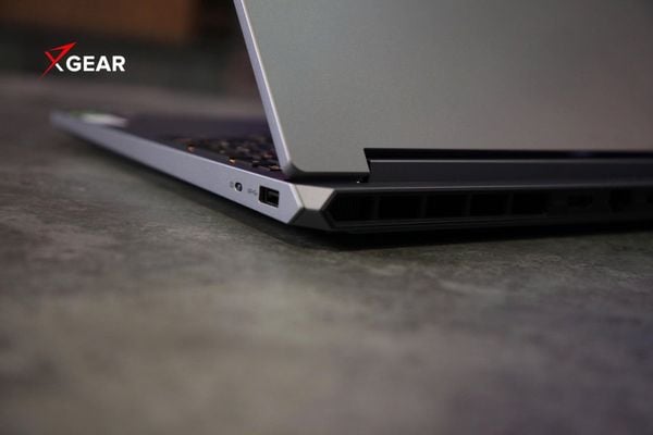 Laptop Gaming Lenovo LOQ 15IPH11 83SL000LVN (Ultra 7-356H | RTX 5060 | 16GB | 512 GB | 15.3 inch)
