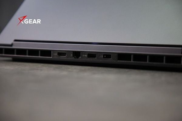 Laptop Gaming Lenovo LOQ 15IPH11 83SL000LVN (Ultra 7-356H | RTX 5060 | 16GB | 512 GB | 15.3 inch)