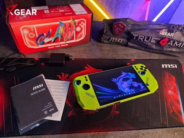 Máy chơi game cầm tay MSI Claw A8 BZ2EM 009VN