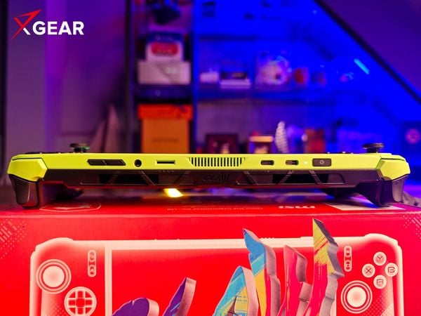 Máy chơi game cầm tay MSI Claw A8 BZ2EM 009VN