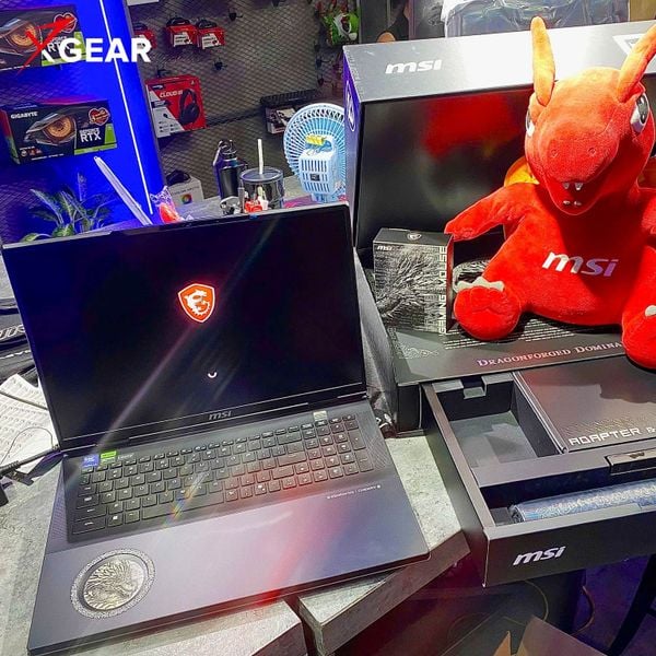 Laptop Gaming MSI Titan 18 HX A2WJ 1200VN (Ultra 9 290HX Plus | RTX 5090 | 96GB | 2TB | UHD)