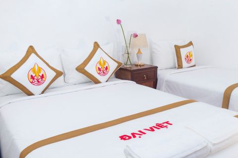  De Tham - Superior Triple Use - 2 Beds/Fresh Linen - Aircon/Hot Shower/Daily Housekeeping 