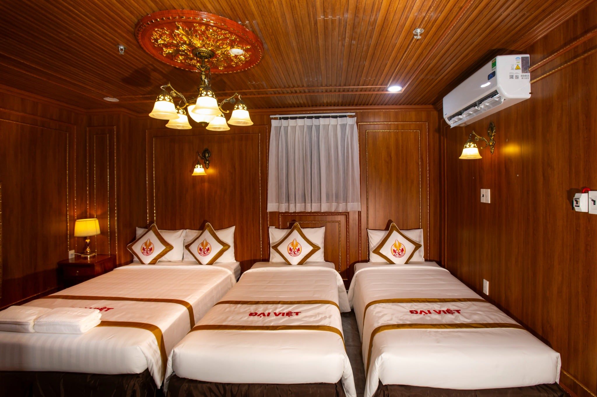 PREMIUM QUADRUPLE - 180 Bùi Viện