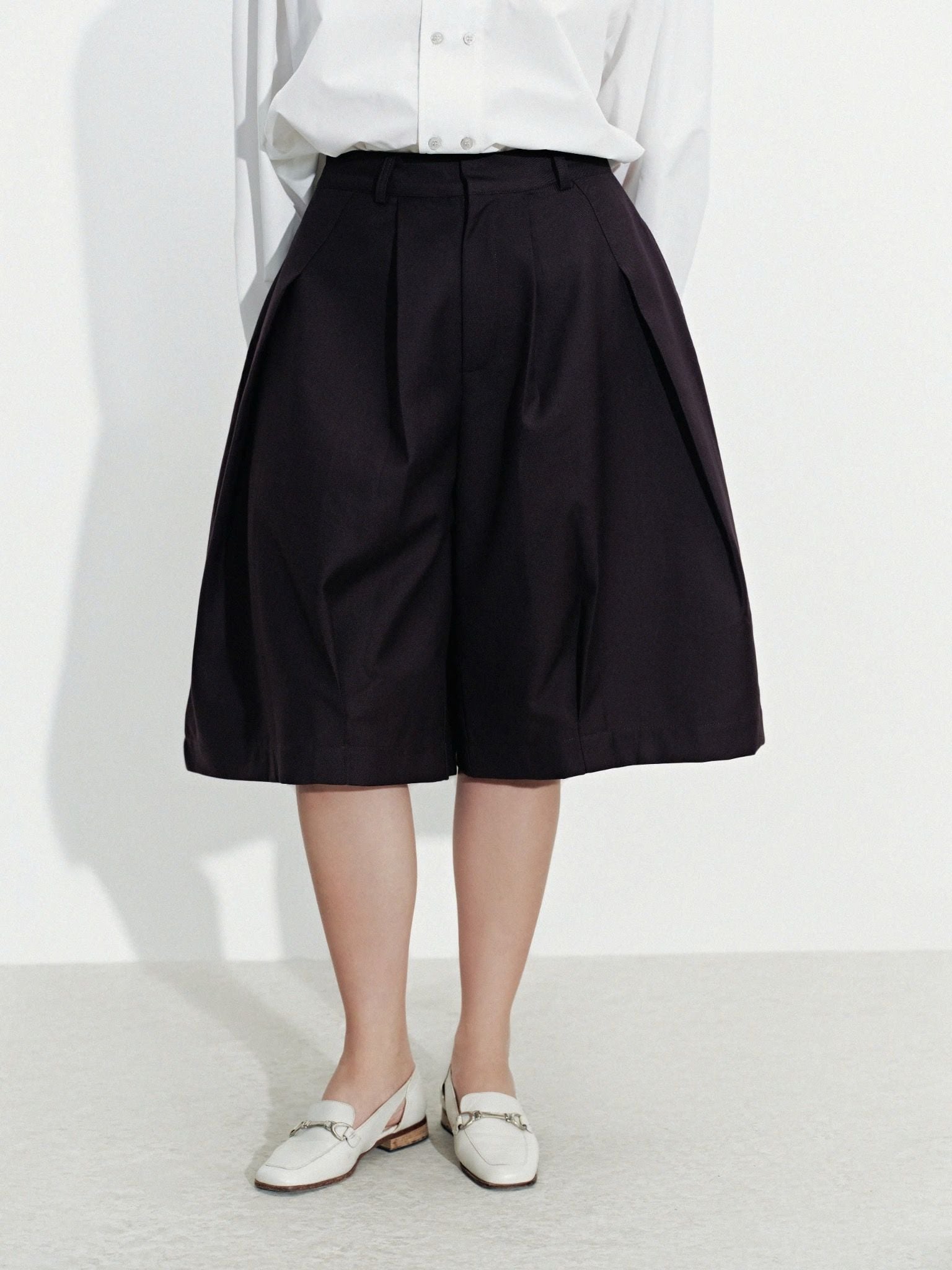  EASE PLEAT SHORTS 