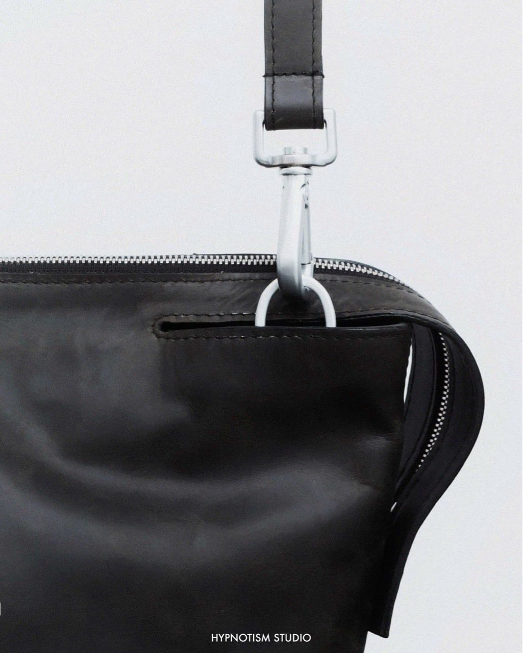  ZIPWING LEATHER BAG 