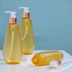 Chai nhựa 250ml đựng sữa tắm thân hổ phách vòi nhấn vàng đồng