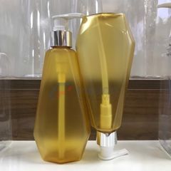 Chai nhựa 250ml đựng sữa tắm thân hổ phách vòi nhấn vàng đồng