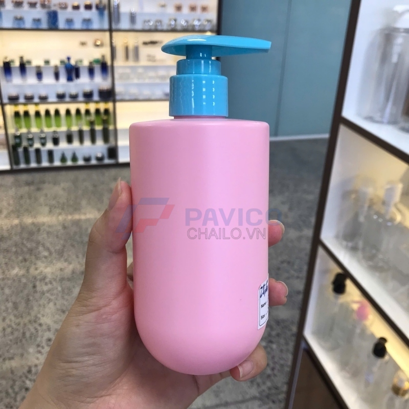 Chai nhựa Pet 250ml 400ml đựng dầu gội màu hồng nắp vòi nhấn