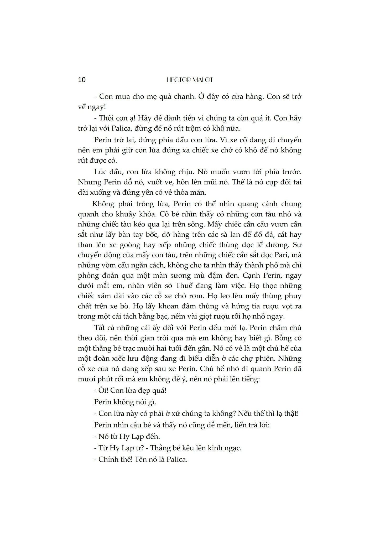  Trong Gia Đình (Bìa Cứng) 