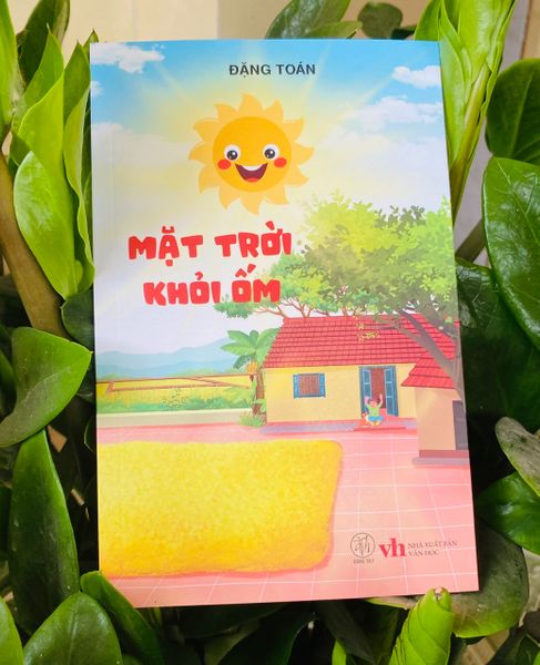 Mặt Trời Khỏi Ốm - Đông Tây