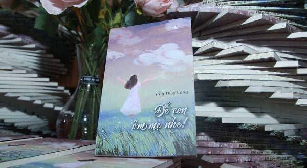 Để Con Ôm Mẹ Nhé - Đông Tây
