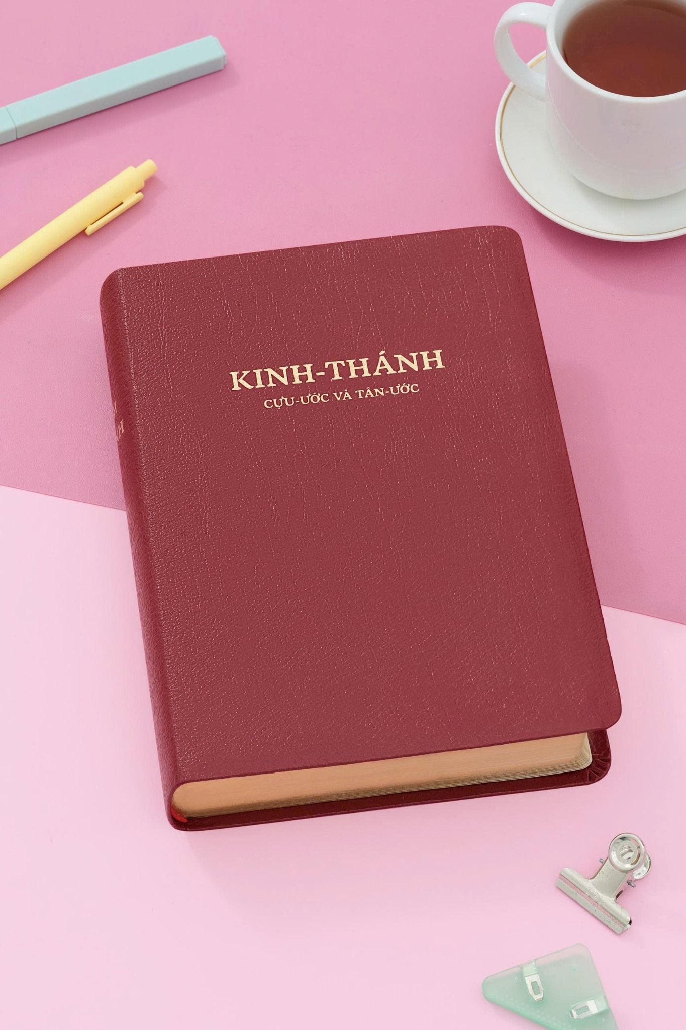  Kinh Thánh - Cựu Ước Và Tân Ước - Bìa Da - Màu Đỏ 