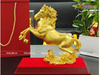 Quà Tặng Sếp Tượng Mã Đáo Thành Công mạ vàng 24K kích thước 32x 27x 10cm