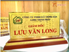 Quà tặng Biển Chức Danh bằng đồng mạ vàng 24K làm theo nhu cầu kích thước cao 28,5x17,5cm