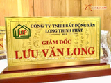  Quà tặng Biển Chức Danh bằng đồng mạ vàng 24K làm theo nhu cầu kích thước cao 28,5x17,5cm 