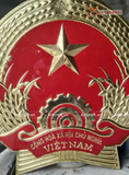  Quốc Huy bằng đồng vàng mộc vẽ nền đỏ đường kính 1m 