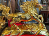  Quà Tặng Sếp Tượng Mã Đáo Thành Công dát vàng 24k kích thước 27x35x10cm 