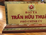  Quà tặng Biển Chức Danh bằng đồng mạ vàng 24K kích thước dài 28 x 6cm 