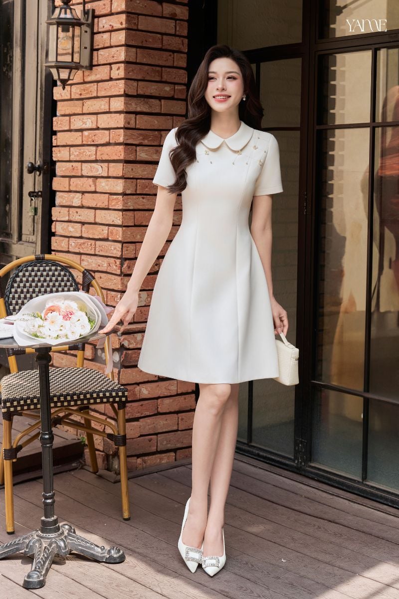 Váy Thiết Kế Dáng A Cổ Sen Đính Đá YAME YV924