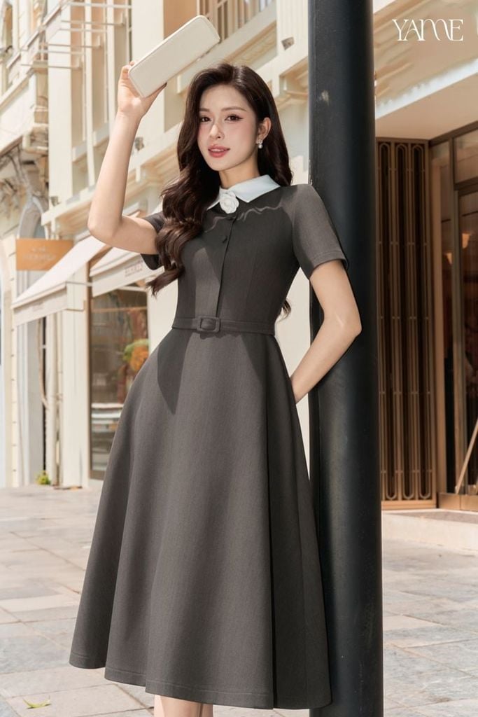 Váy Nữ Dáng Dài Ghi Phối Trắng Kèm Tag Hoa Trà YAME YV917