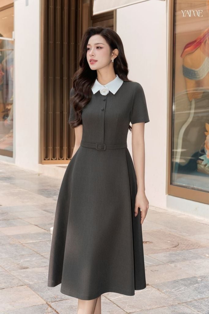 Váy Nữ Dáng Dài Ghi Phối Trắng Kèm Tag Hoa Trà YAME YV917