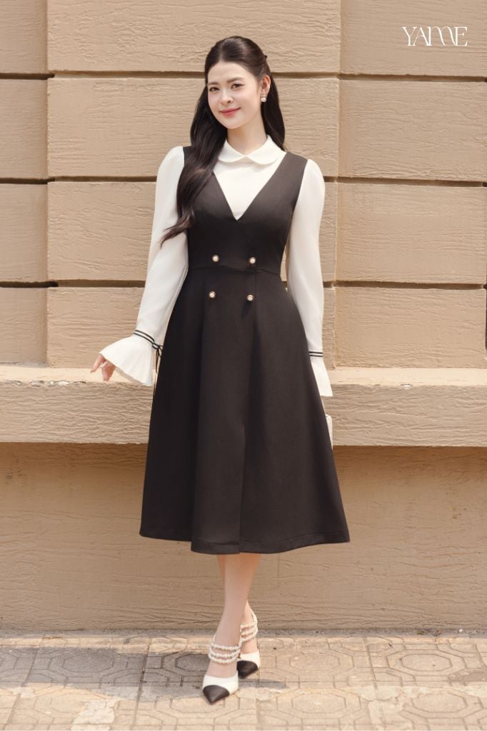 Váy Dáng Yếm Cổ Sen Đen Phối Trắng YAME YV750