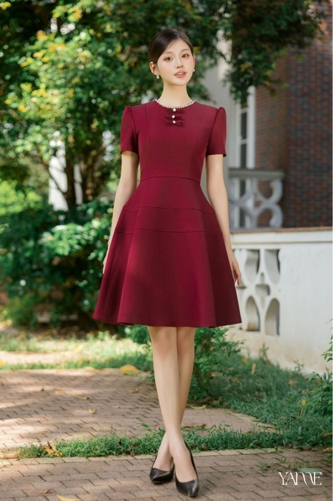 Váy Thiết Kế Cổ Tròn Viền Đá Phối Nơ Tay Bồng YV727