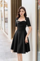 Váy Thiết Kế Cổ đổ cách điệu tag cài hoa YAME YV918