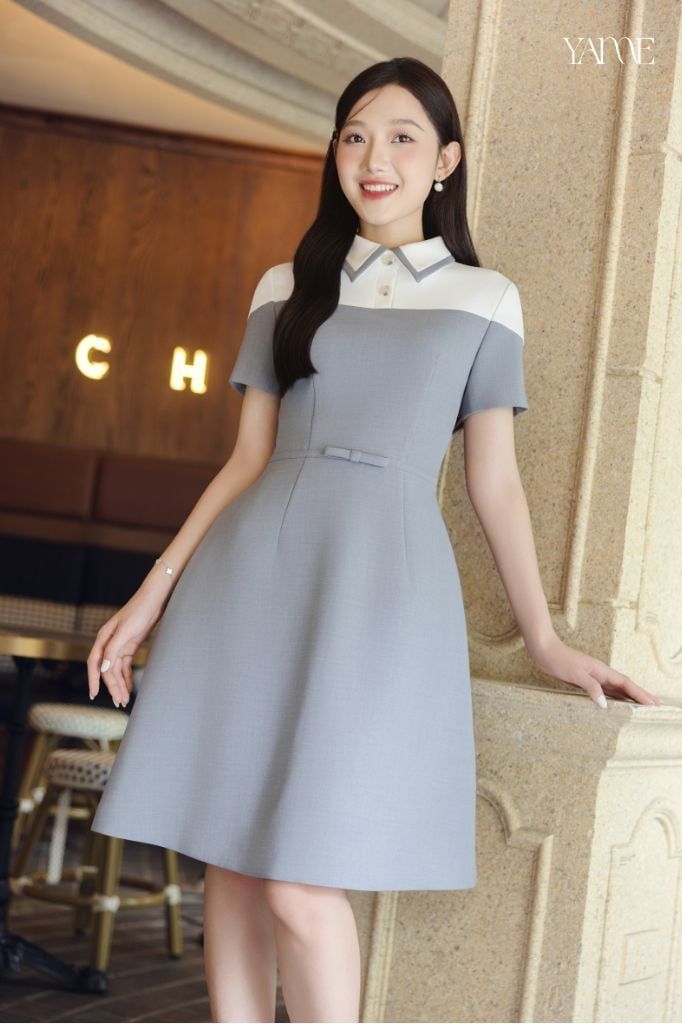Váy Thiết Kế Dáng A Màu Ghi Ánh Xanh Cổ Vạt Nhọn YAME YV740