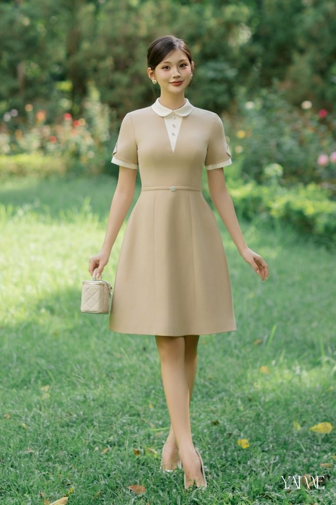 Váy Thiết Kế Dáng Ngắn Nâu Sữa Tay Gập Gấu Phối Đai Đính Đá YAME YV719