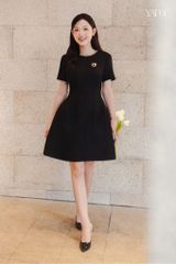 Váy Thiết Kế Ngắn Tay Tùng Bồng Cổ Đính Đá YAME YV745