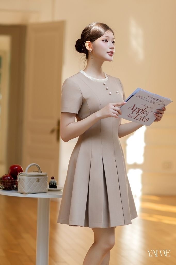 Váy Thiết Kế Dáng Xòe Nâu Be Cổ Bèo Nhún YAME YV737