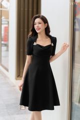 Váy Thiết Kế Cổ đổ cách điệu tag cài hoa YAME YV918