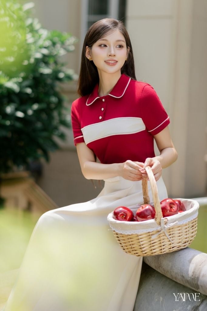 Áo Đỏ Ngắn Tay Cúc Ngọc Phối Viền Trắng YAME YA733