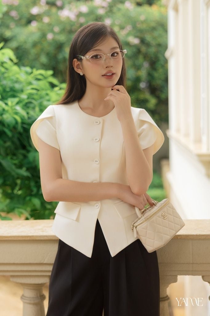 Áo Kem Cổ Tròn Cộc Tay Cách Điệu YAME YA717