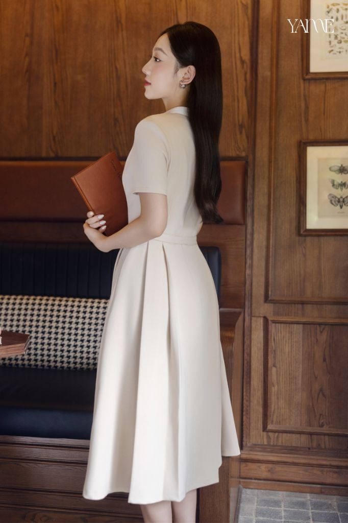 Váy Thiết Kế Màu Kem Phối Ngực Xếp Ly Trắng YAME YV746