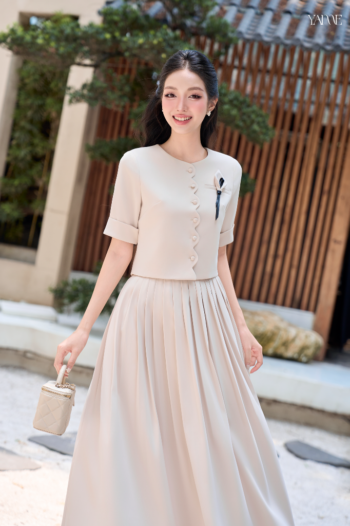 Áo cộc tay đính hoa kem ánh hồng YAME YA705