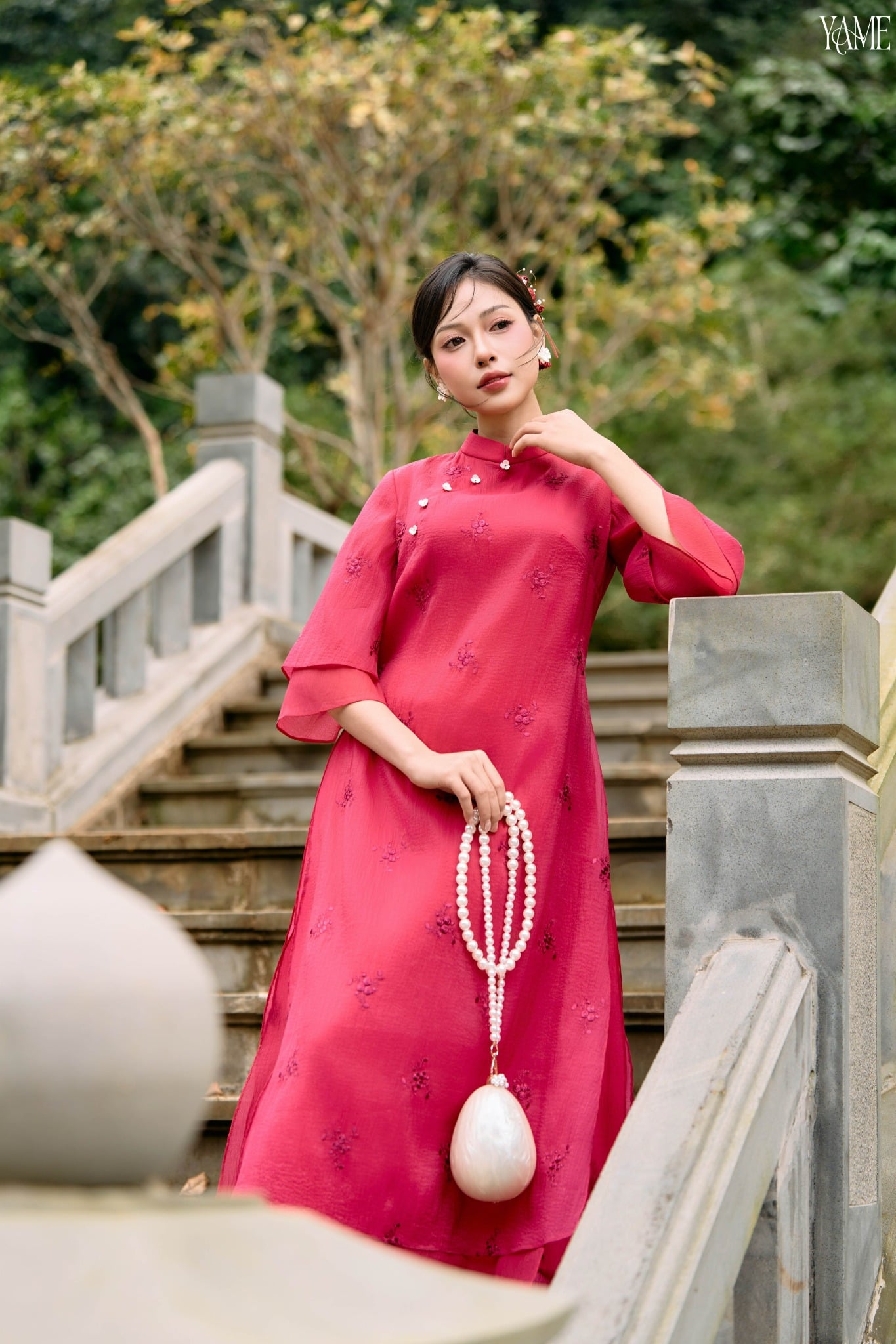 YAME - (TẶNG LÌ XÌ) Set Áo Dài Tơ Gương Nhăn Thêu Hoa Nhẹ Bay Đứng Form Hai Tà Tay Lỡ Phối Quần Lụa Trơn Nhàn YAD853 Màu Đỏ Hồng