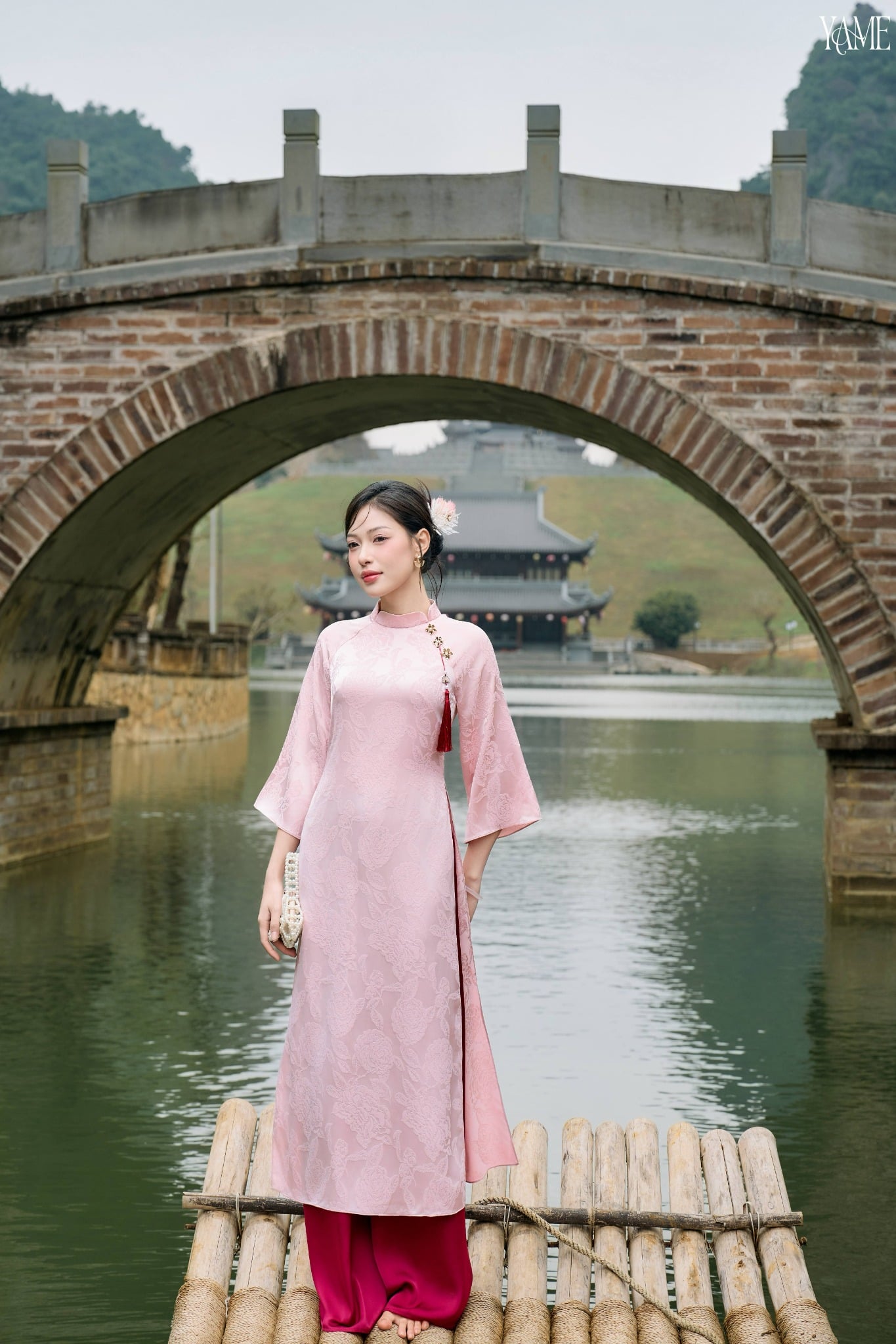 YAME - (TẶNG LÌ XÌ) Set Áo Dài Lụa Tằm Hoa Hàng Châu Mềm Mịn Rủ Một Tà Tay Raplan Lỡ Phối Quần Lụa Trơn Nhã YAD854