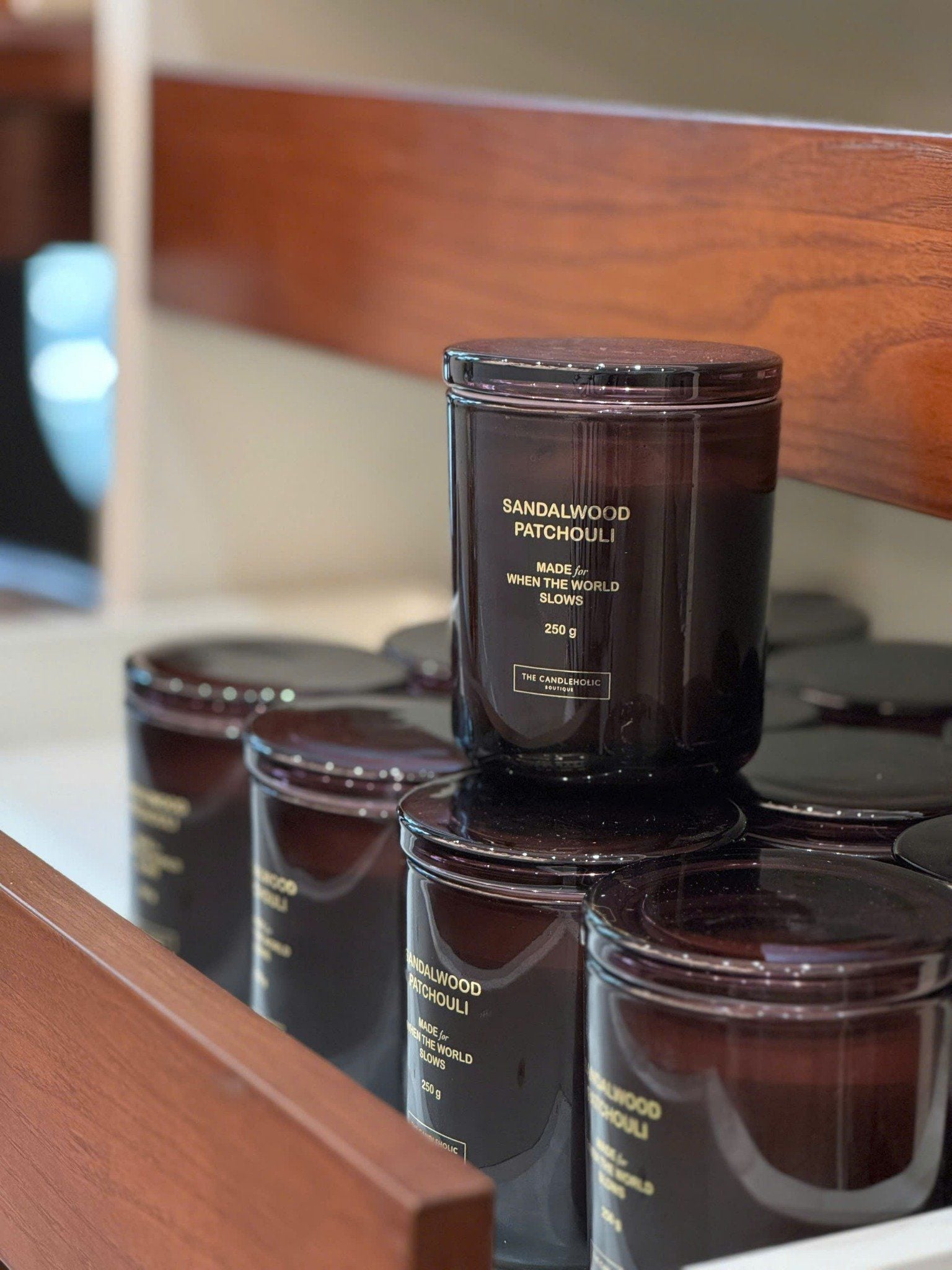 Nến Candleholic Sandalwood Patchouli